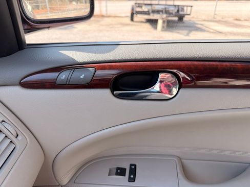 Used 2007 Buick Lucerne CXL image 16