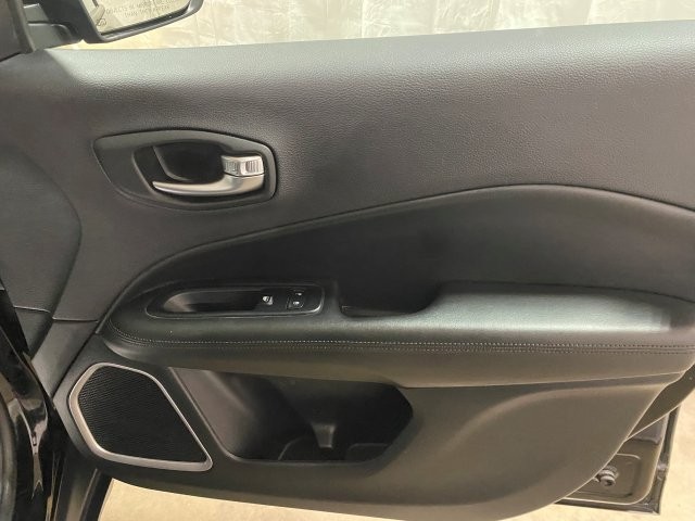 Used 2018 Jeep Compass FWD Latitude image 24