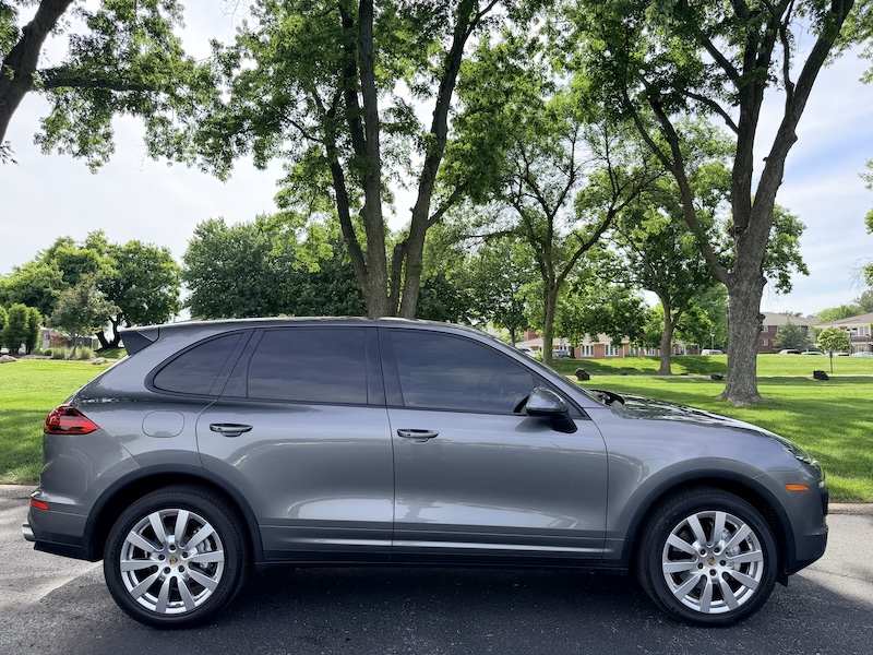 Used 2016 Porsche Cayenne S AWD/4WD image 11