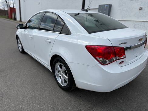 Used 2016 Chevrolet Cruze LT image 4