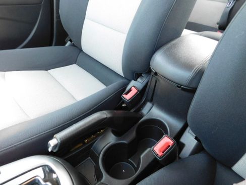 Used 2016 Chevrolet Cruze LS image 19