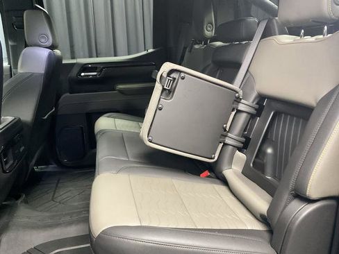 Used 2025 Chevrolet Silverado 1500 ZR2 image 9