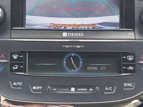 Used 2013 Toyota Avalon Limited image 15