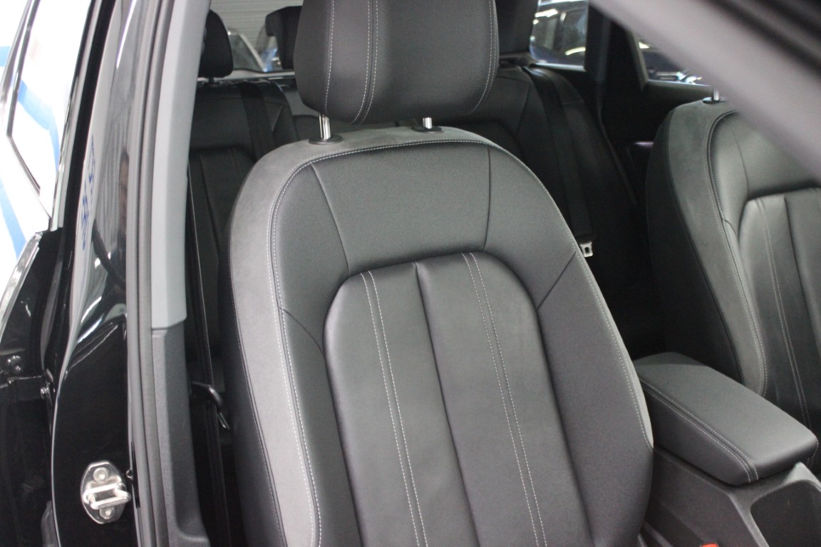 Used 2023 Audi Q4 e-tron Premium RWD image 37