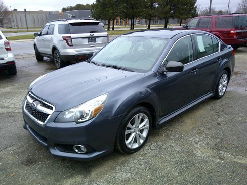 Used 2014 Subaru Legacy 2.5i image 1