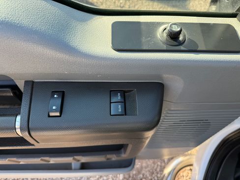 Used 2015 Ford F550 image 15