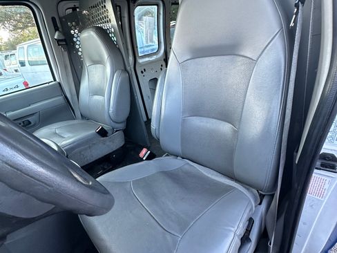 Used 2004 Ford E-350 and Econoline 350 XLT image 6