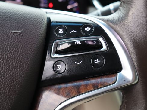 Used 2014 Cadillac XTS Luxury image 20