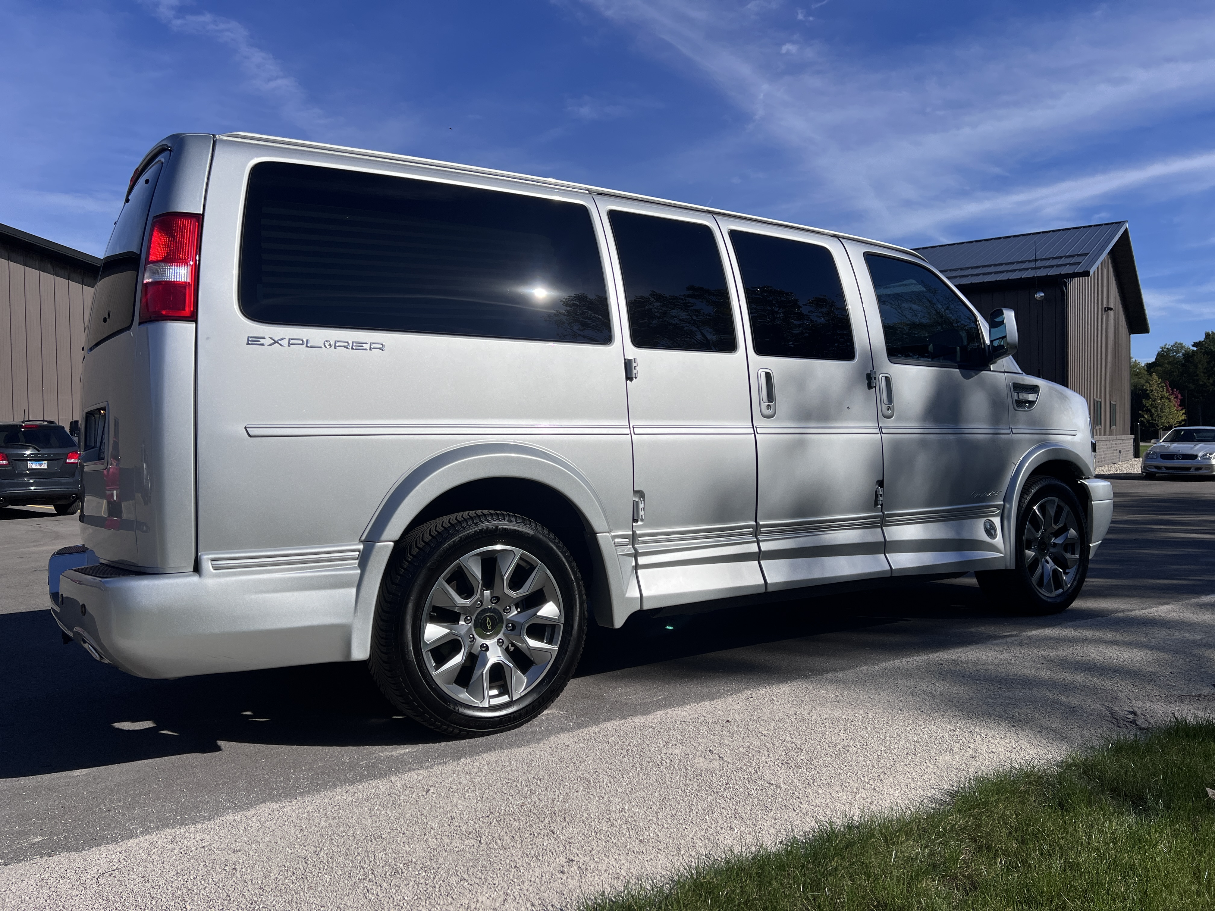 Used 2024 Chevrolet Express 2500 UNAVAIL RWD image 6