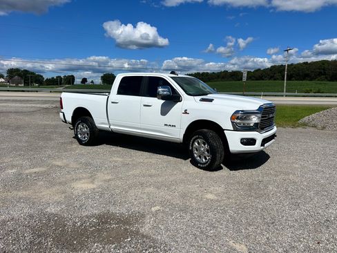 Used 2024 RAM 2500 4x4 Crew Cab Laramie image 3