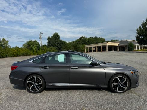 Used 2021 Honda Accord 2.0T Touring image 3