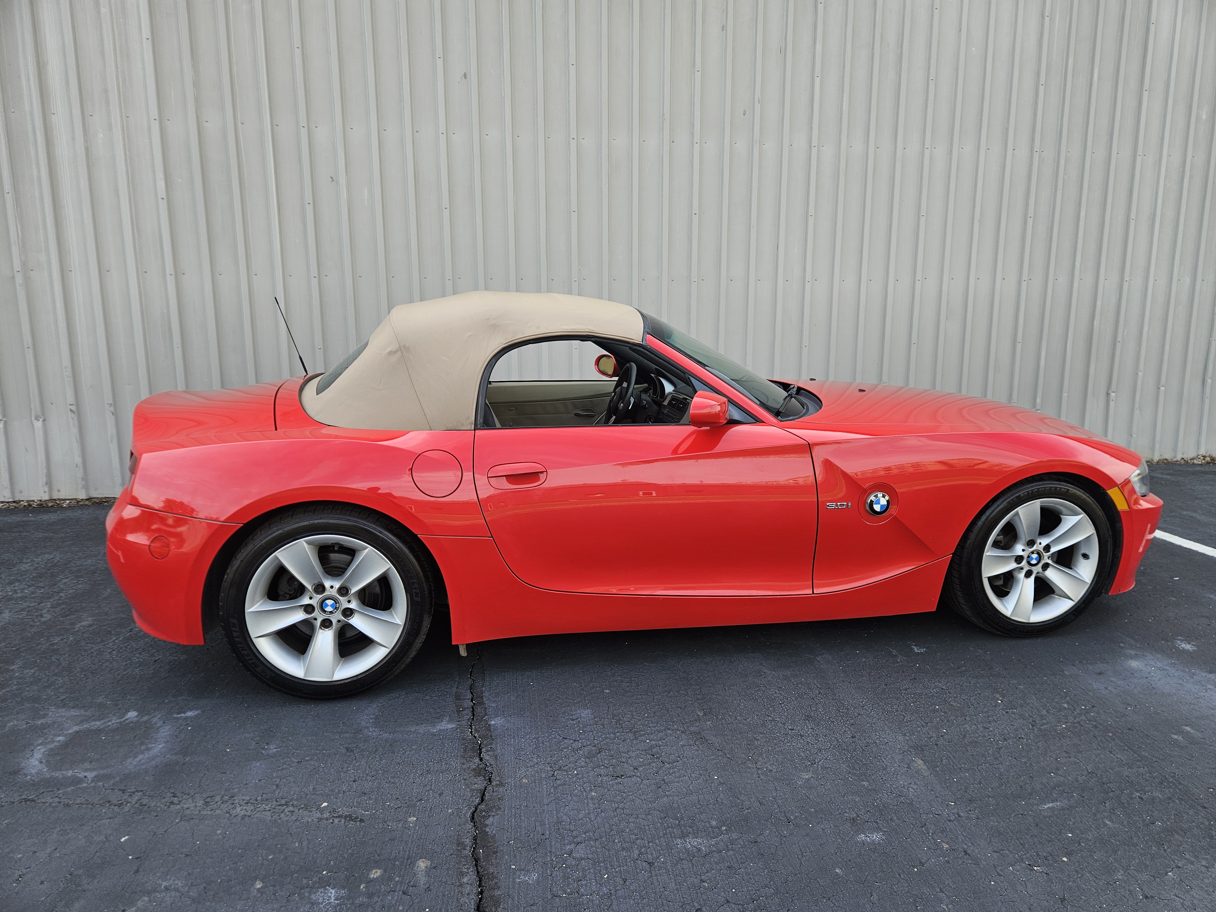 Used 2006 BMW Z4 3.0i Roadster RWD image 6
