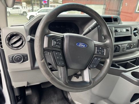 Used 2022 Ford E-350 and Econoline 350 Super Duty RWD image 13