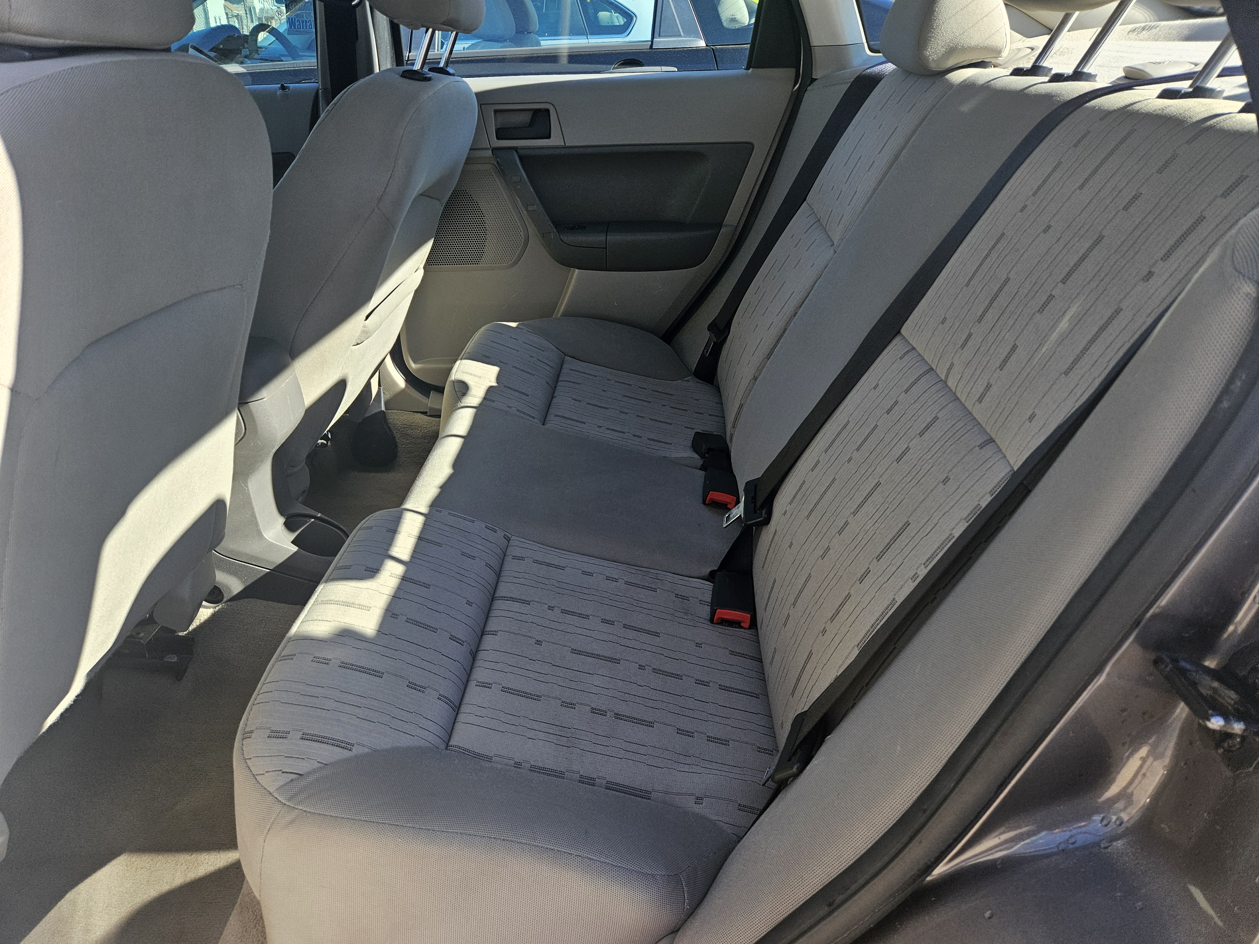 Used 2010 Ford Focus SE Sedan FWD image 11
