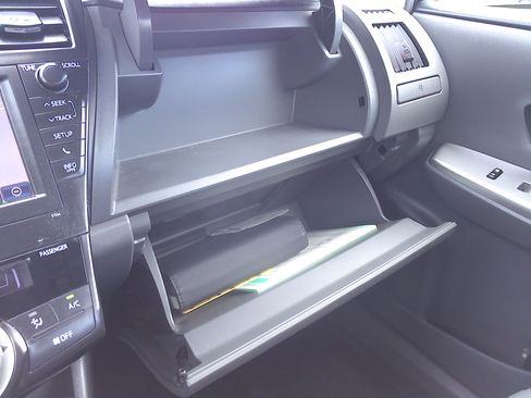 Used 2012 Toyota Prius V Five image 18