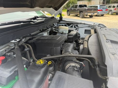Used 2017 Chevrolet Silverado 2500 4x4 Crew Cab image 25