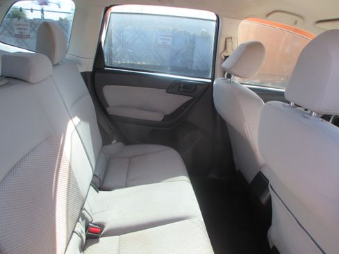 Used 2014 Subaru Forester Premium w/ All-Weather Package AWD/4WD image 12