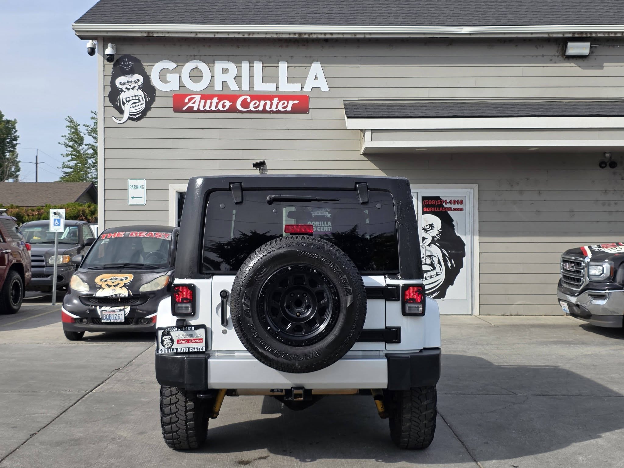 Used 2014 Jeep Wrangler 4WD Unlimited Sahara image 6