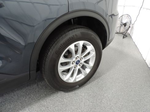 Used 2022 Ford Escape SE image 12