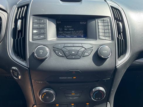 Used 2016 Ford Edge SE image 14