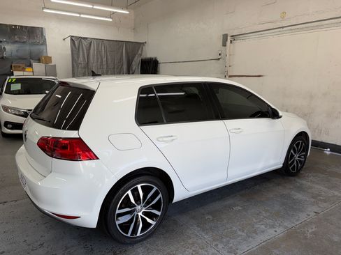 Used 2016 Volkswagen Golf 4-Door FWD image 4