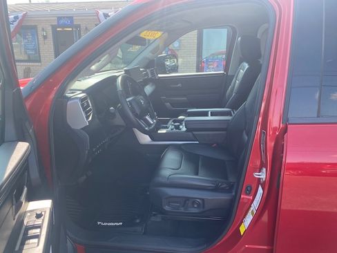 Used 2022 Toyota Tundra 4x4 CrewMax SR5 image 17