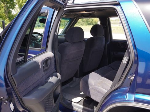 Used 2001 Chevrolet Blazer 4WD 4-Door image 26