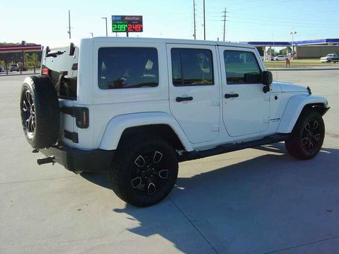 Used 2018 Jeep Wrangler 4xe Unlimited Sahara image 4