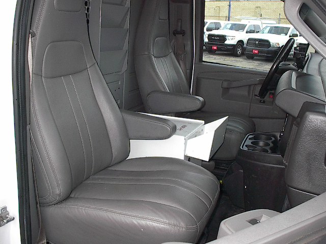 Used 2020 Chevrolet Express 3500 UNAVAIL RWD image 10