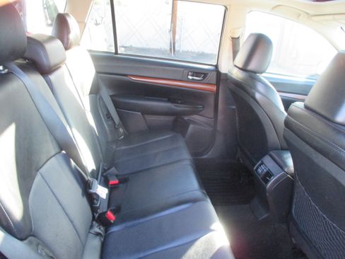 Used 2014 Subaru Outback 2.5i Limited image 13