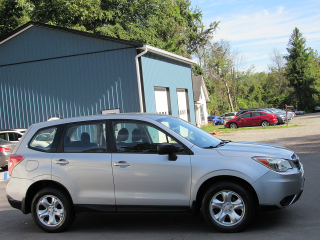 Used 2014 Subaru Forester 2.5i AWD/4WD image 12