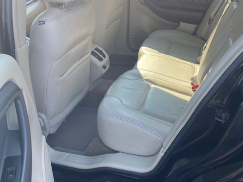 Used 2012 Ford Taurus SEL FWD image 16