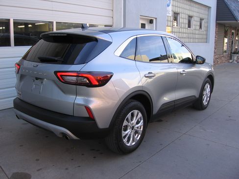 Used 2023 Ford Escape Active image 17