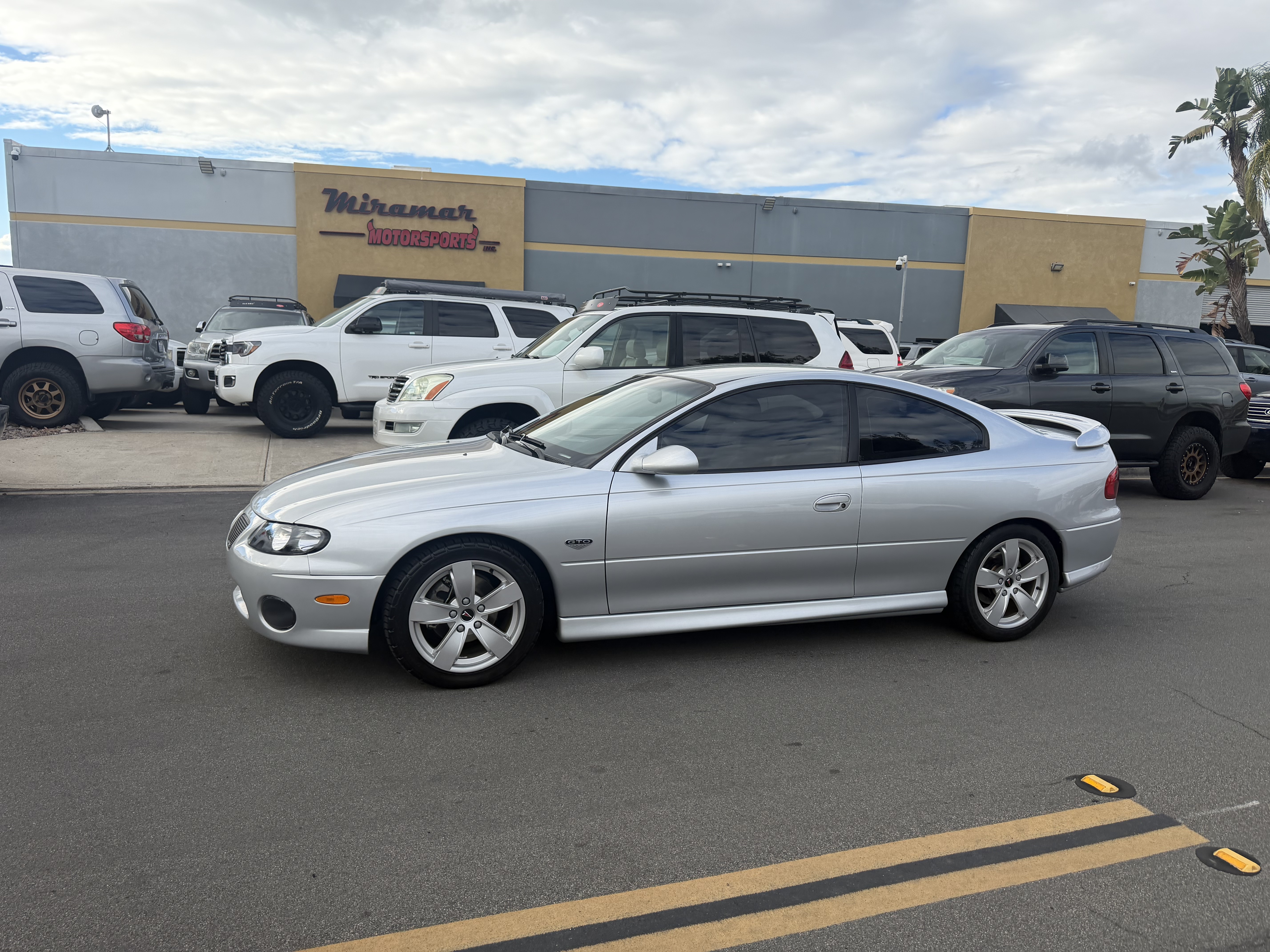 Used 2004 Pontiac GTO UNAVAIL RWD image 24