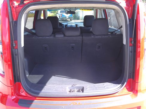 Used 2011 Kia Soul + image 13