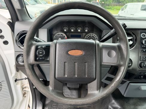 Used 2015 Ford F550 2WD Regular Cab Super Duty image 11