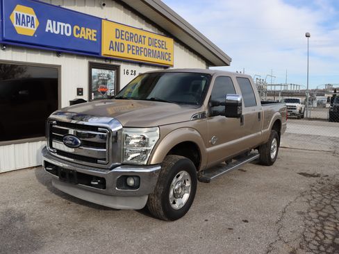 Used 2011 Ford F350 XLT image 2