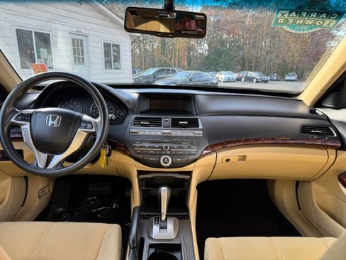 Used 2012 Honda Crosstour EX image 15