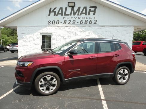 Used 2022 Jeep Compass Limited image 3