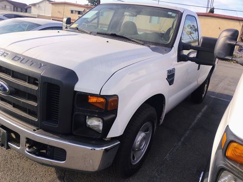 Used 2009 Ford F250 XL image 2