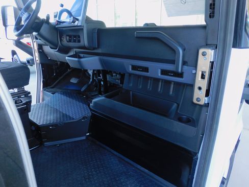 New 2025 Chevrolet Brightdrop 400 image 31