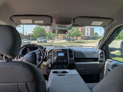 Used 2018 Ford F150 4x4 SuperCrew XLT image 12