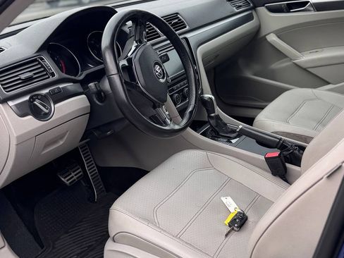 Used 2017 Volkswagen Passat 1.8T R-Line image 18