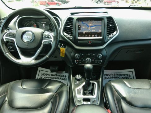 Used 2016 Jeep Cherokee 4WD Trailhawk image 37