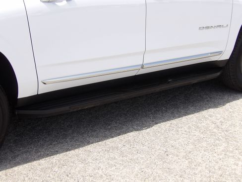 Used 2025 GMC Yukon XL Denali image 16