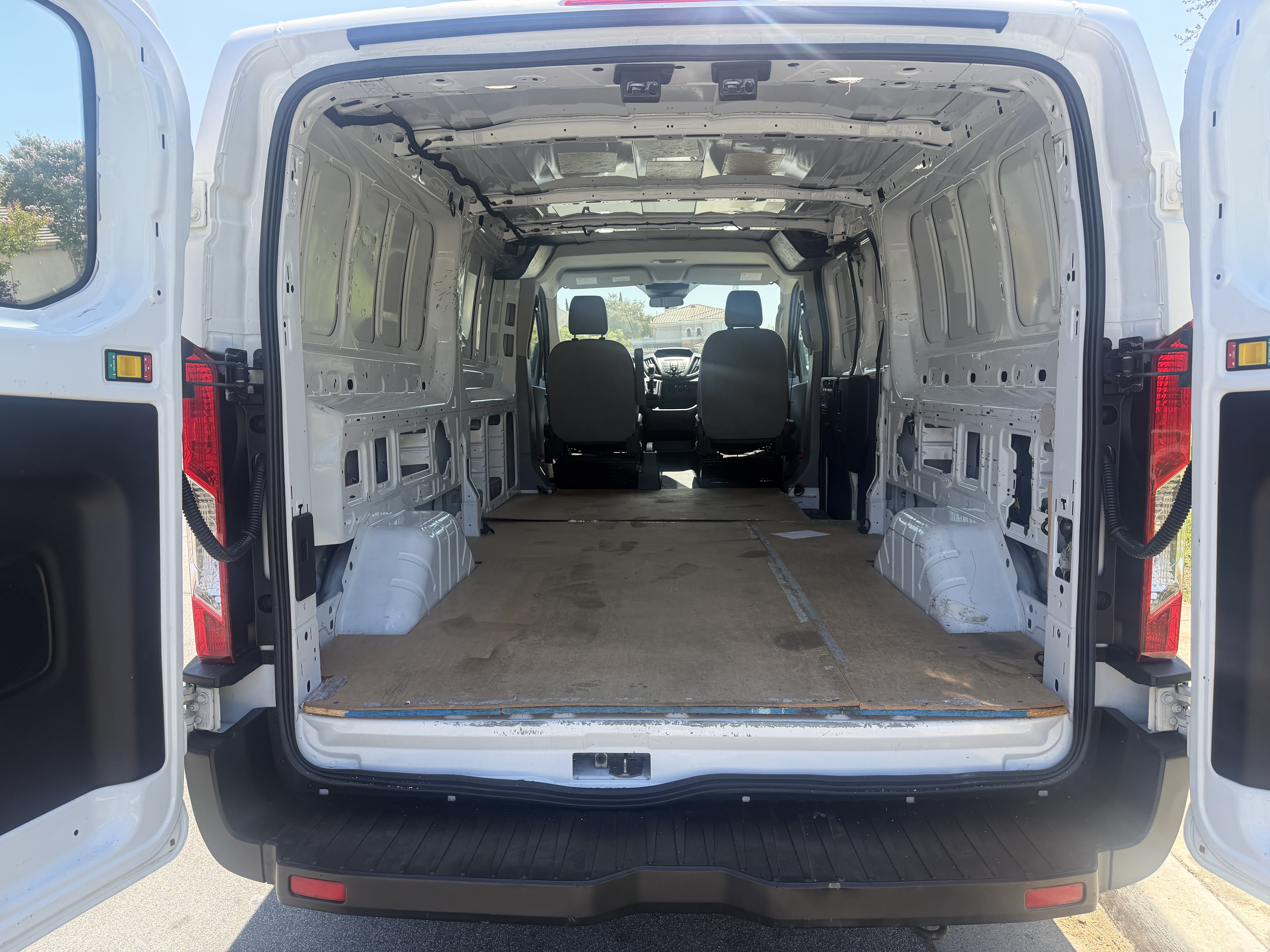 Used 2019 Ford Transit 250 148 Low Roof RWD image 14
