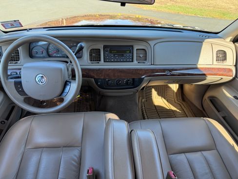Used 2005 Mercury Grand Marquis GS image 11