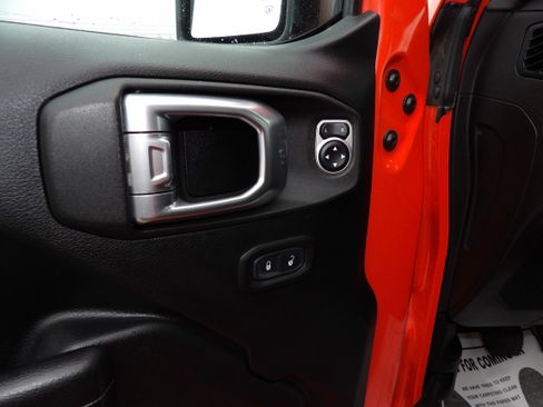 Used 2019 Jeep Wrangler Unlimited Sport image 5