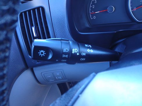 Used 2010 Hyundai Elantra SE image 29