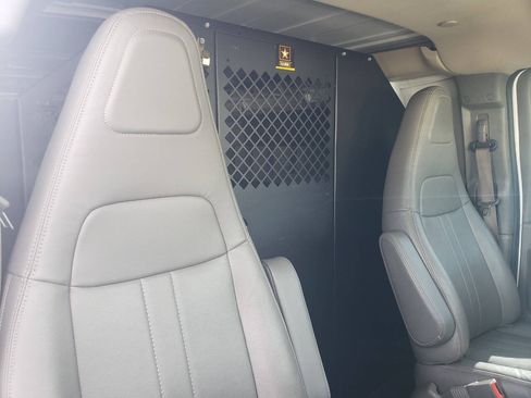 Used 2020 Chevrolet Express 2500 image 10